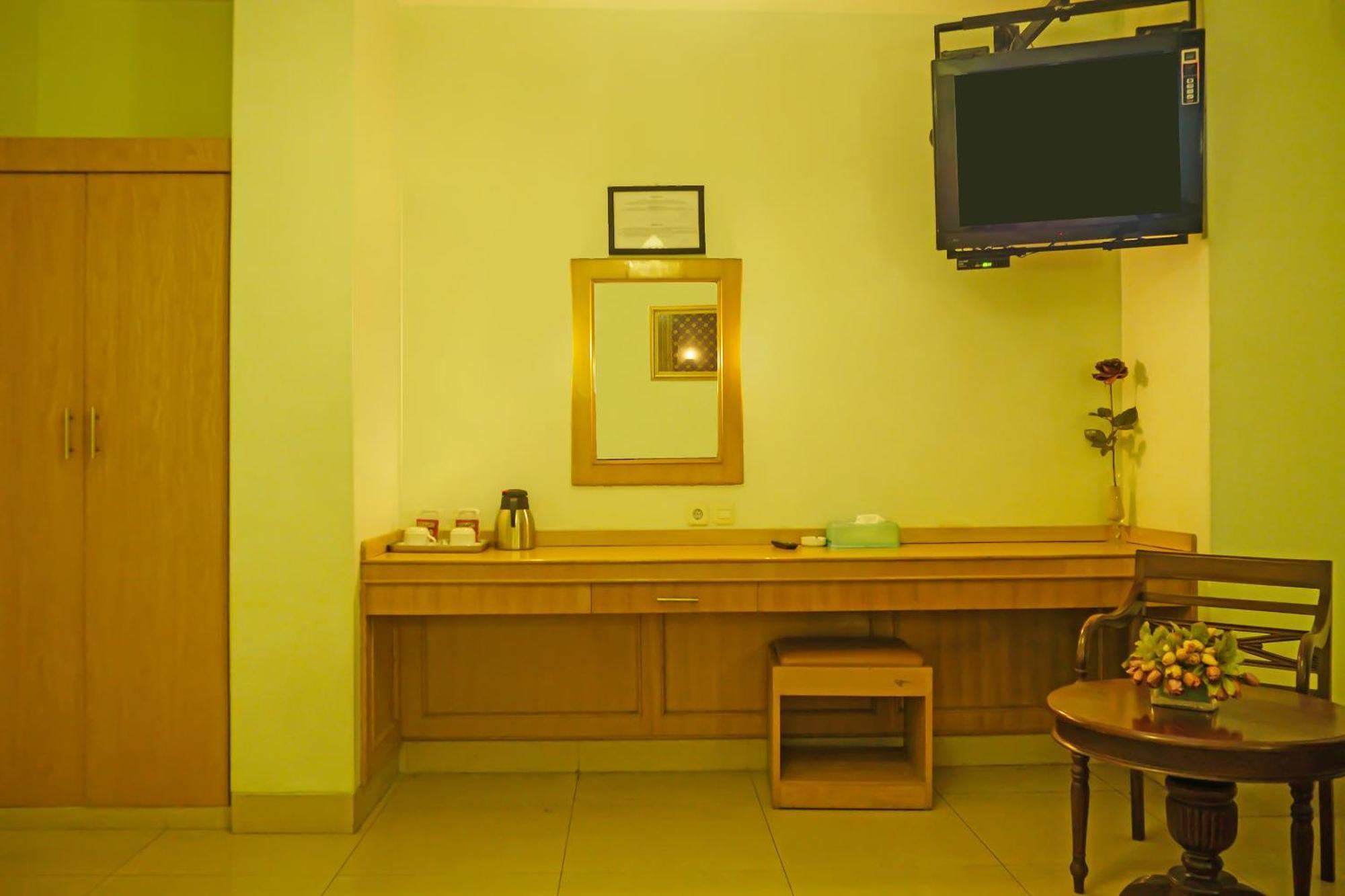 Super Oyo Collection O 92690 Hotel Limas ปาเลมบัง ภายนอก รูปภาพ