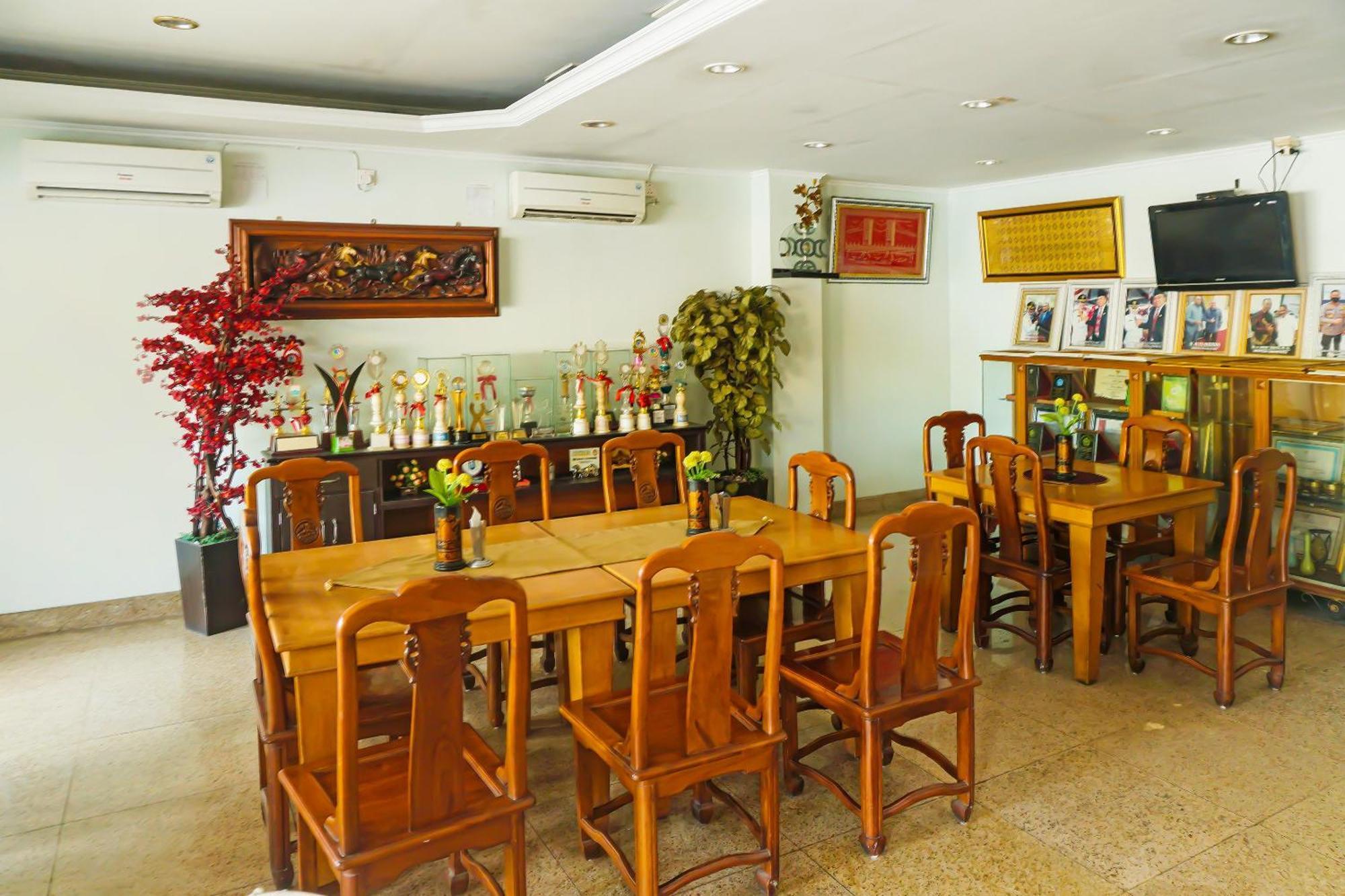 Super Oyo Collection O 92690 Hotel Limas ปาเลมบัง ภายนอก รูปภาพ