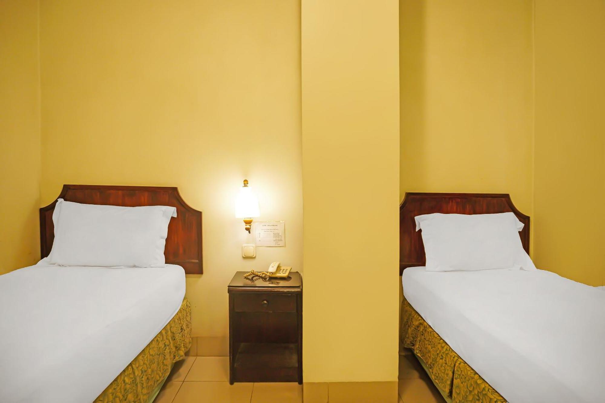 Super Oyo Collection O 92690 Hotel Limas ปาเลมบัง ภายนอก รูปภาพ