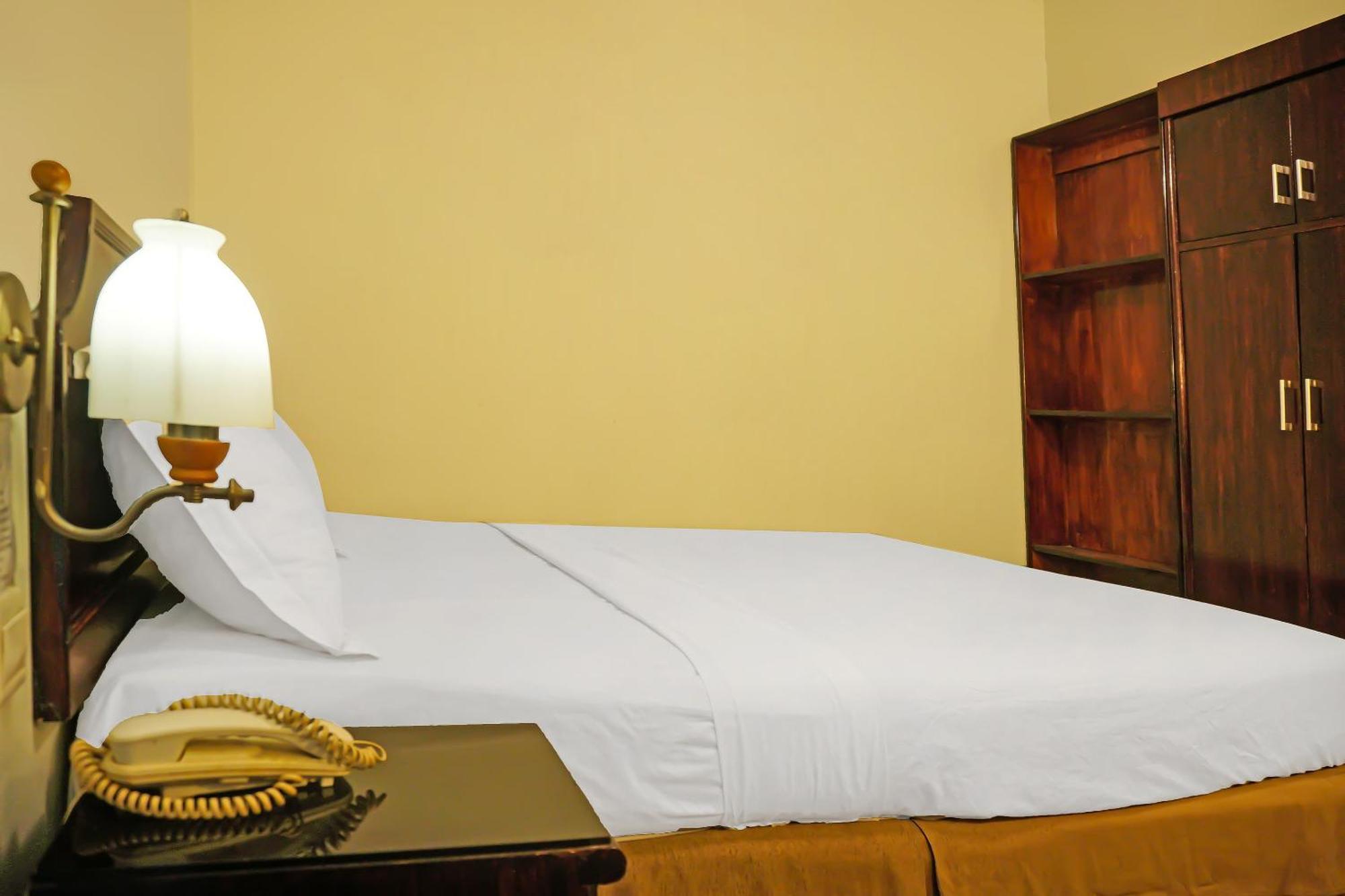 Super Oyo Collection O 92690 Hotel Limas ปาเลมบัง ภายนอก รูปภาพ